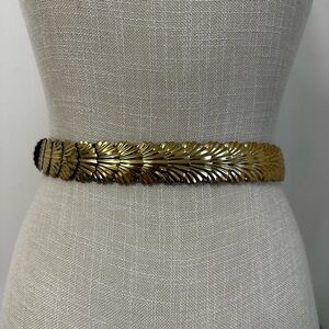 Vintage Gold Seashell Stretch Belt